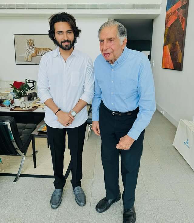 Gujarati Star Kinjal Dave Says “Yes!” — Engaged to Actor-Entrepreneur Dhruvin Shah 470007261 18352869643131918 5197724884407402900